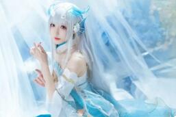 在王者荣耀的战场上，铭文就像英雄的灵魂伴侣，赋予他们超凡的力量。想象一下，当你操控的英雄在关键时刻爆发出惊人伤害或坚不可摧的防御，那背后往往是精心搭配的铭文在默默支撑。大神玩家们之所以能驰骋峡谷，正是